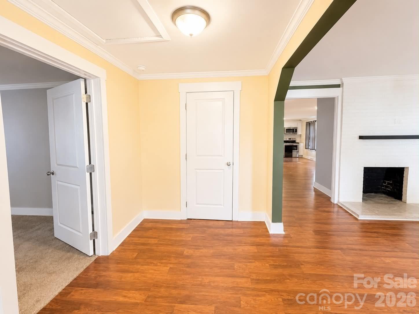 383 E Catawba Avenue — Mooresville