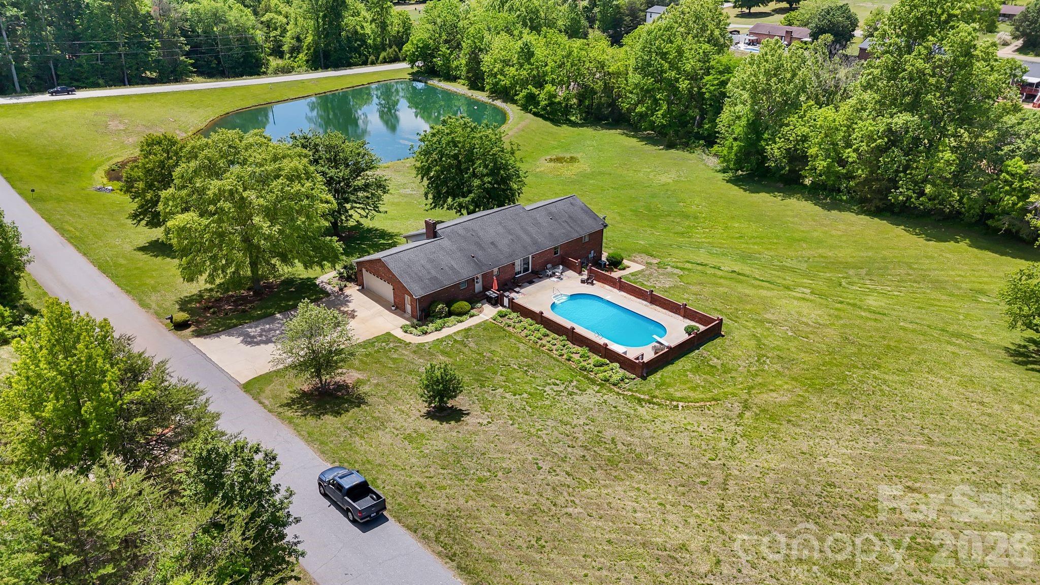3381 Elaine Avenue — Lincolnton