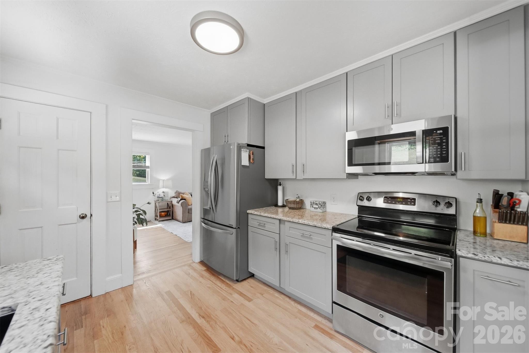4316 Grandin Road — Lenoir