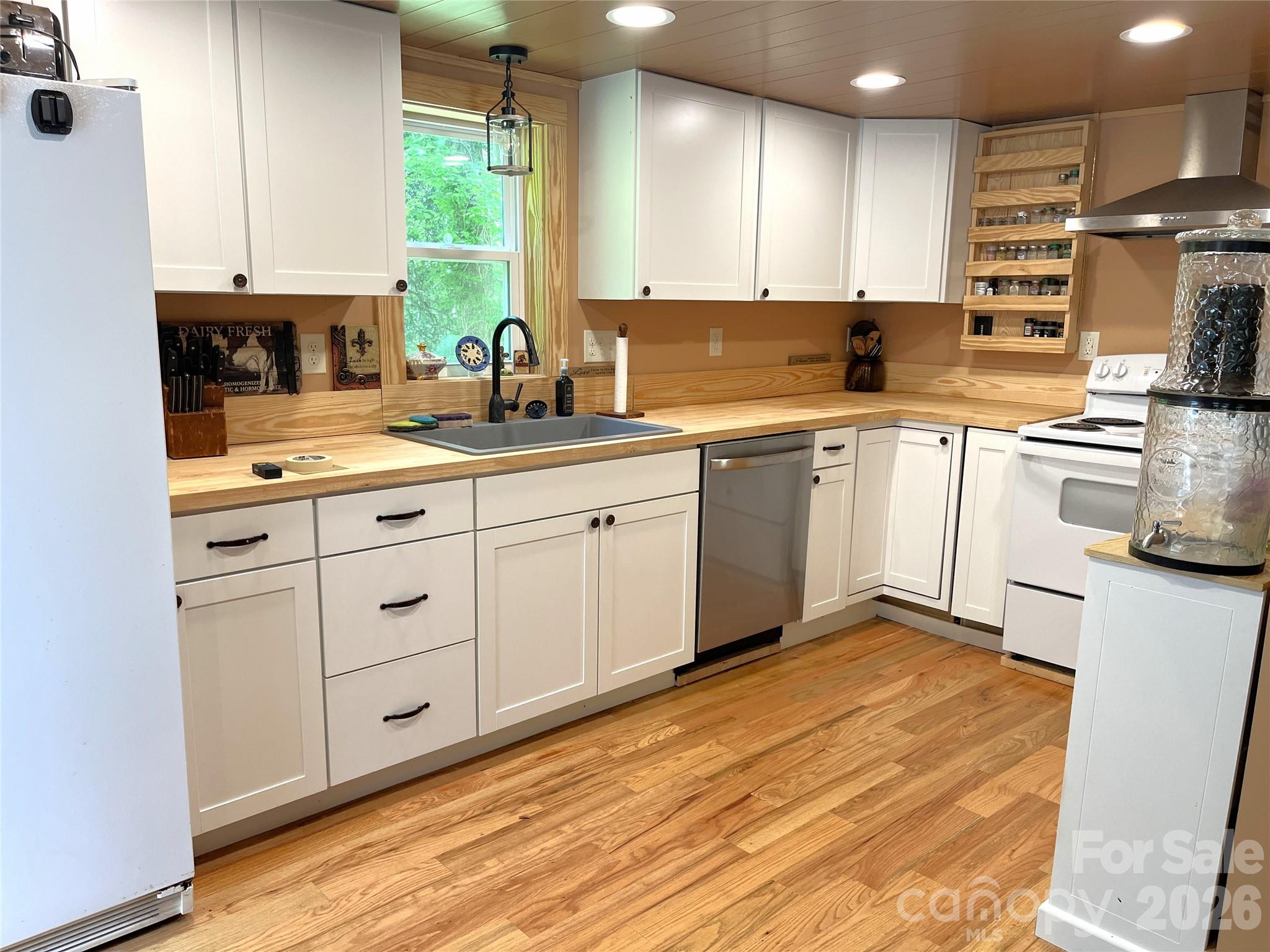183, 214 Cedarberry Glen — Rutherfordton