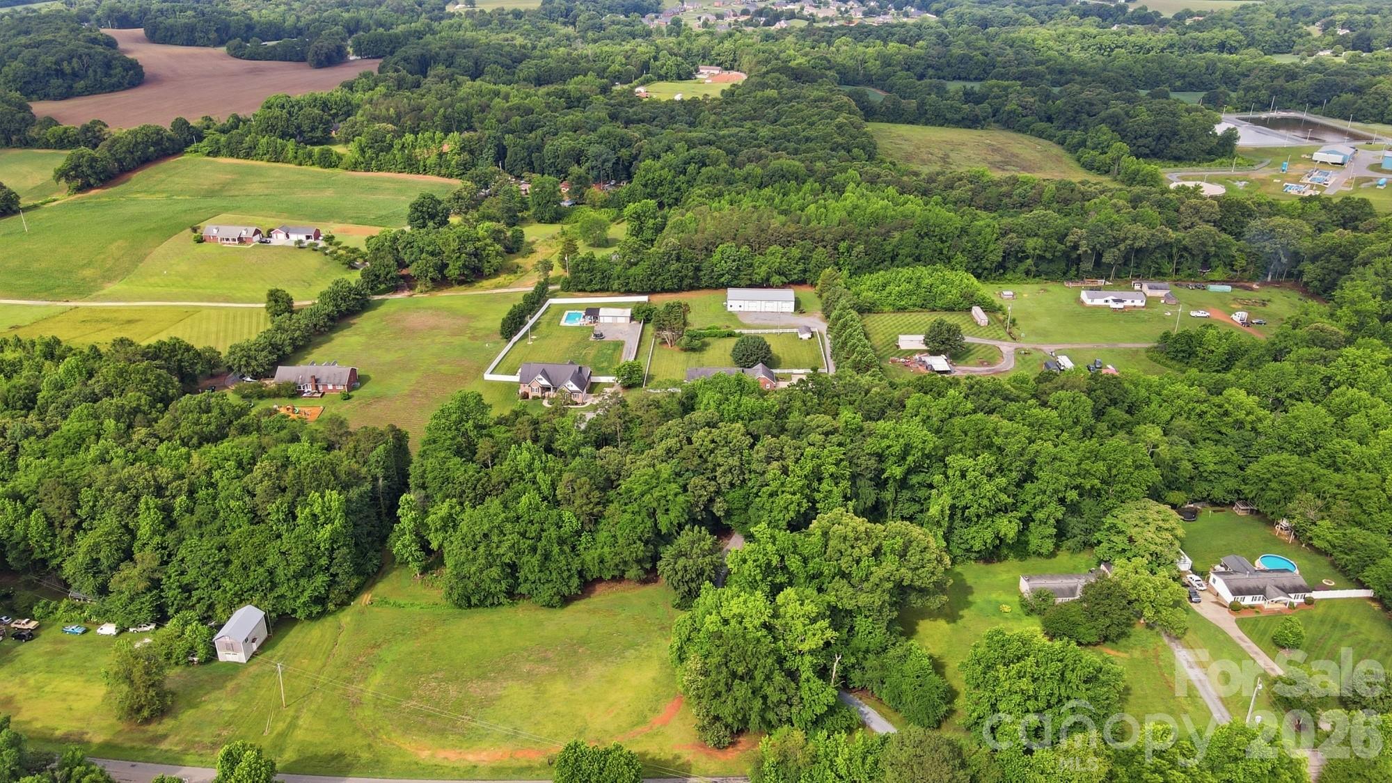 4017 Mullis Newsome Road — Monroe