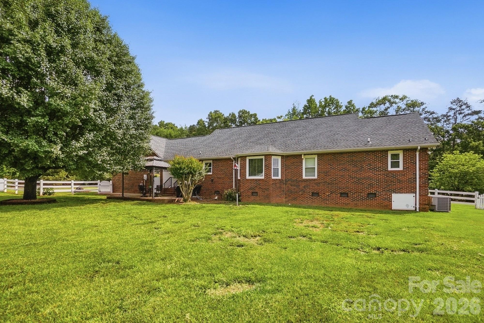 4017 Mullis Newsome Road — Monroe