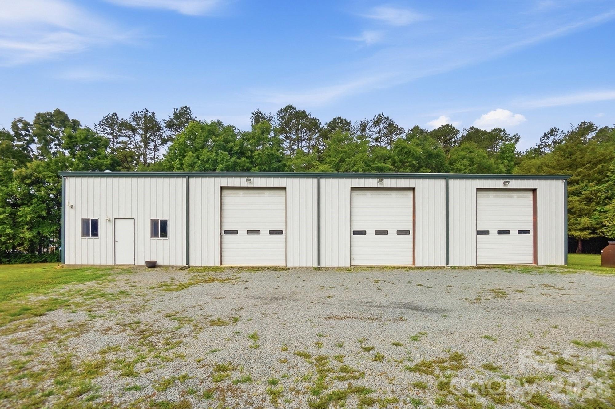 4017 Mullis Newsome Road — Monroe