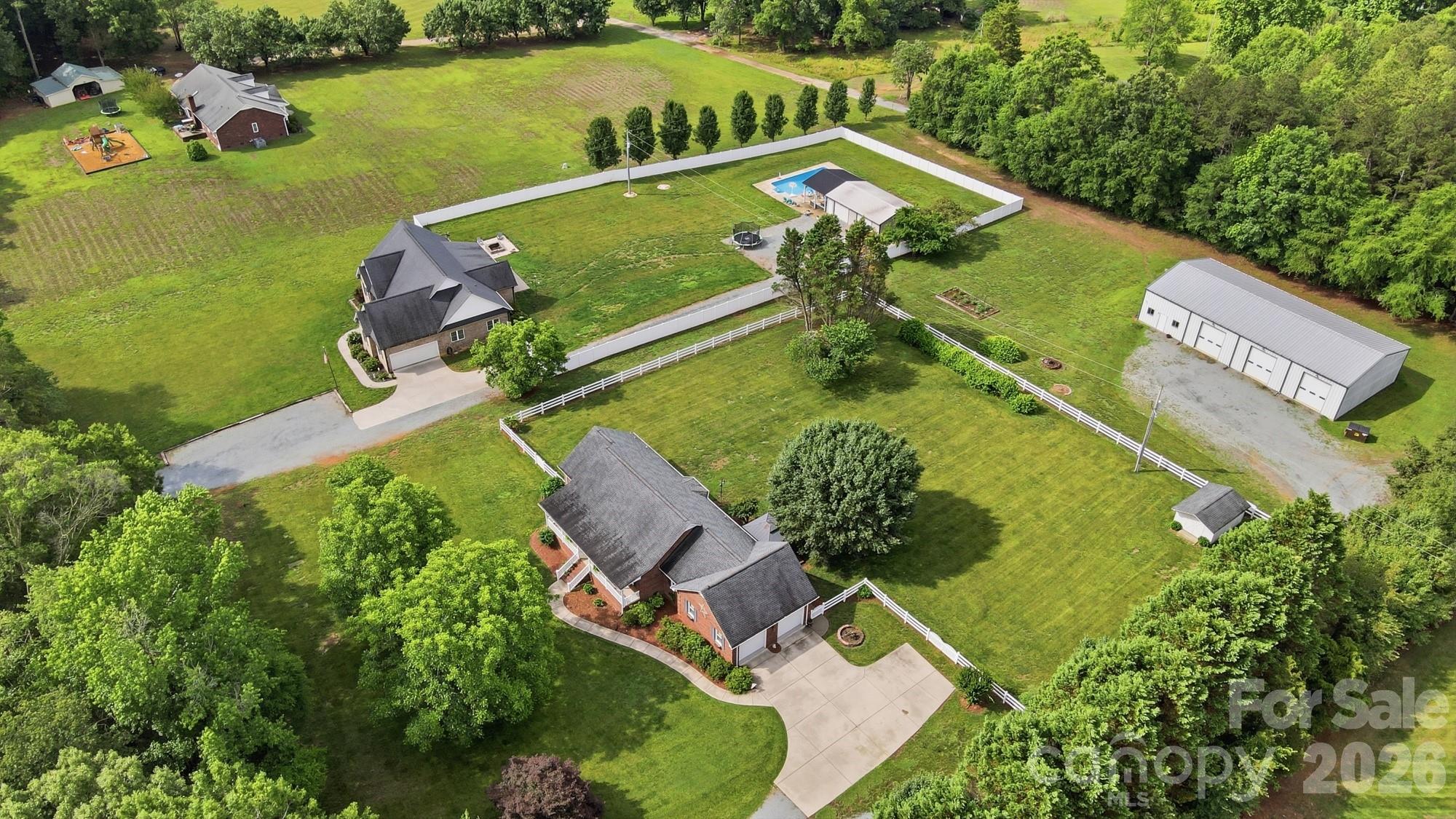 4017 Mullis Newsome Road — Monroe