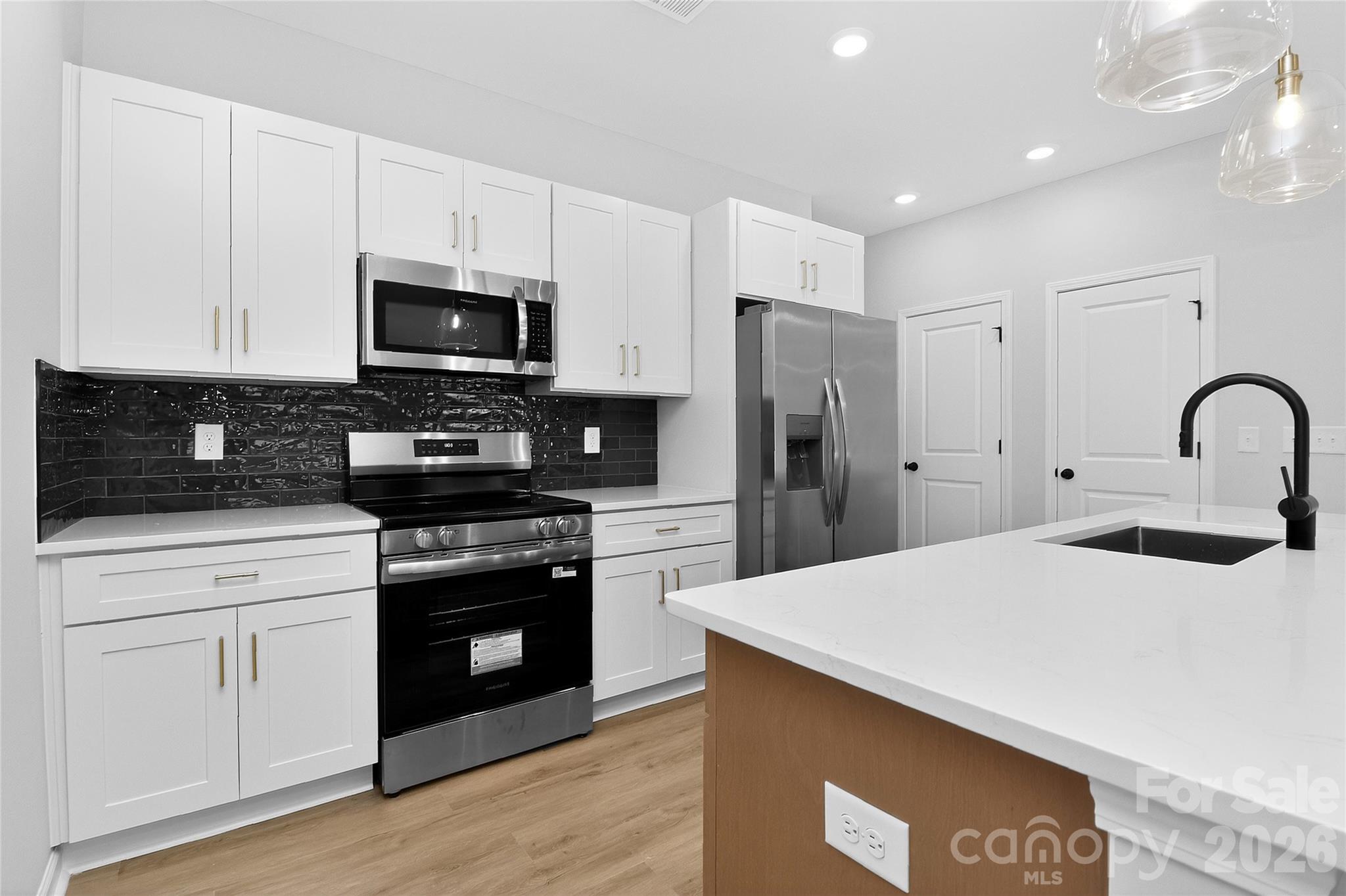337 N Hoskins Road — Charlotte