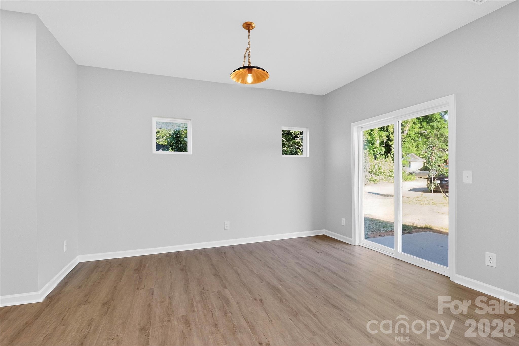 337 N Hoskins Road — Charlotte