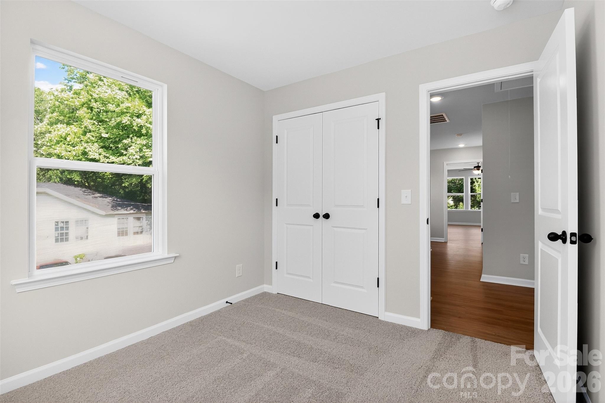 337 N Hoskins Road — Charlotte