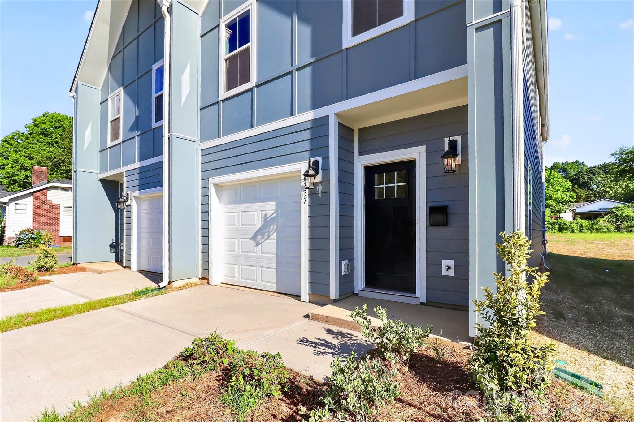 337 N Hoskins Road — Charlotte