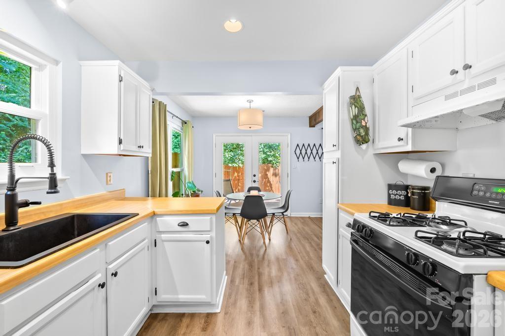 6509 Wealdstone Court — Mint Hill