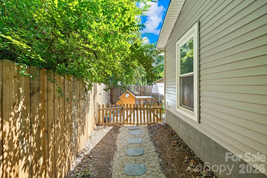 6509 Wealdstone Court — Mint Hill