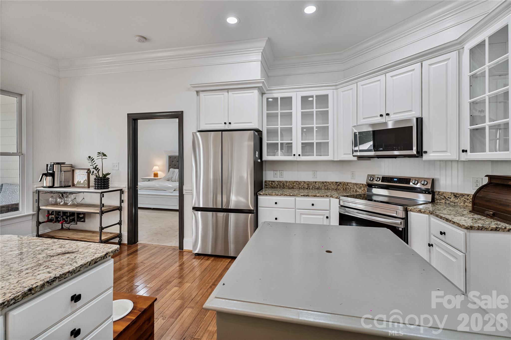 1019 10th Street Lane NW — Hickory