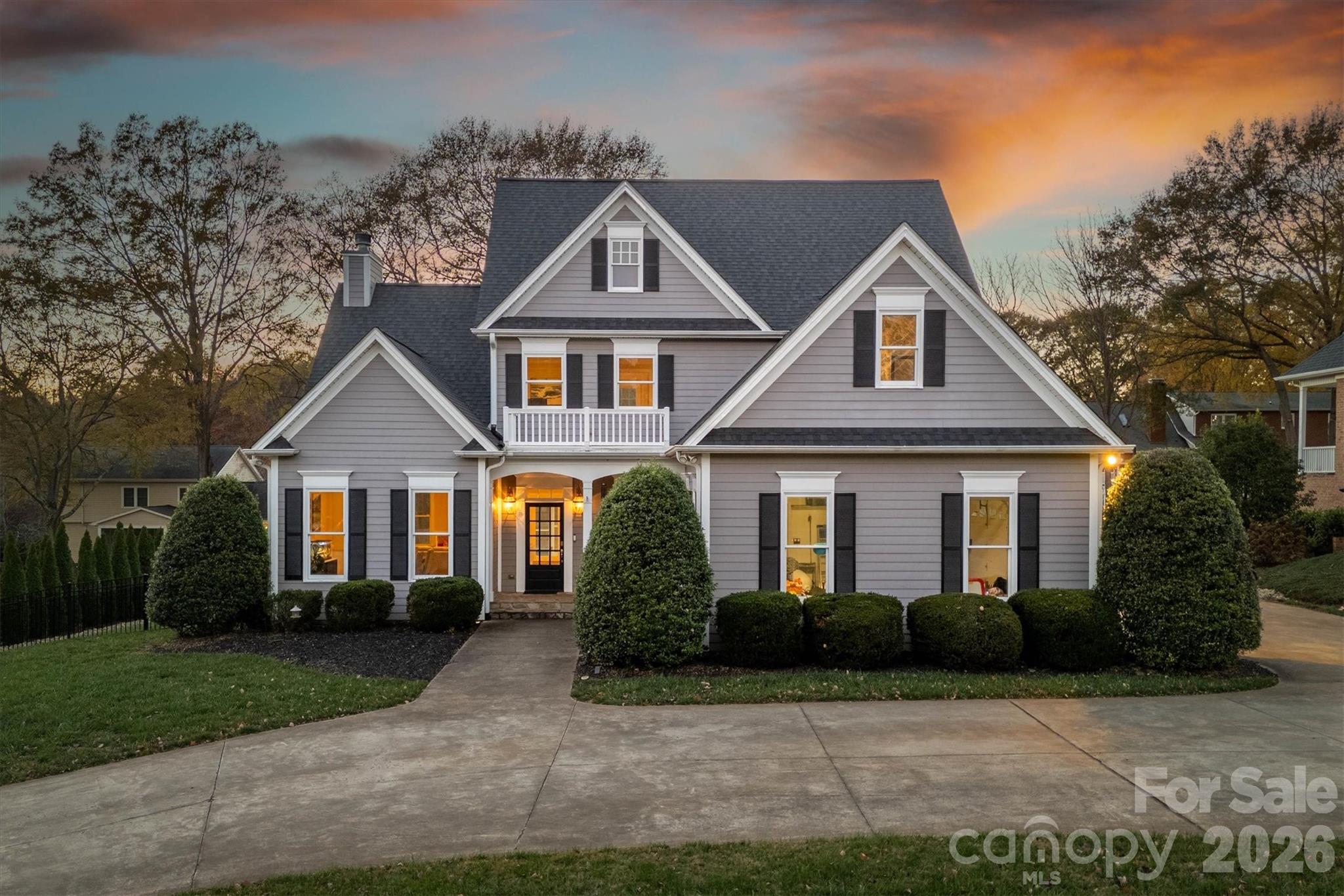 1019 10th Street Lane NW — Hickory