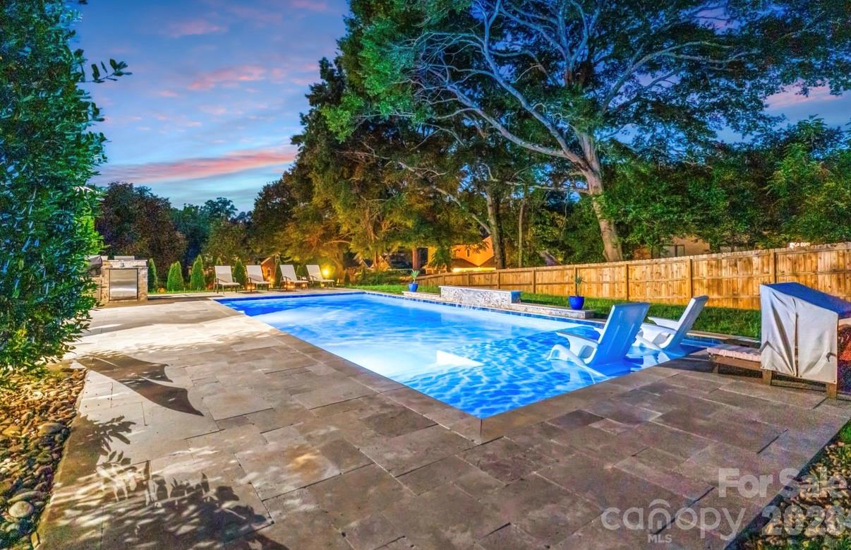 1019 10th Street Lane NW — Hickory