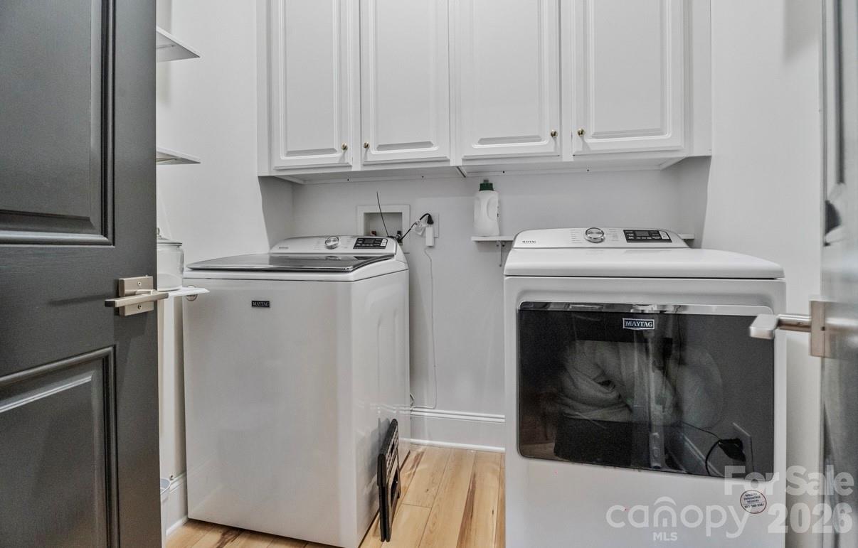 1019 10th Street Lane NW — Hickory