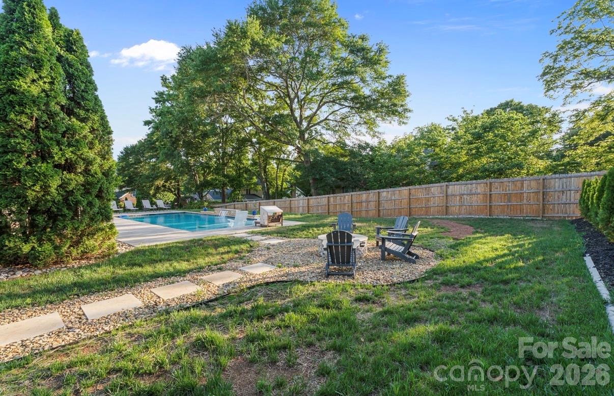 1019 10th Street Lane NW — Hickory