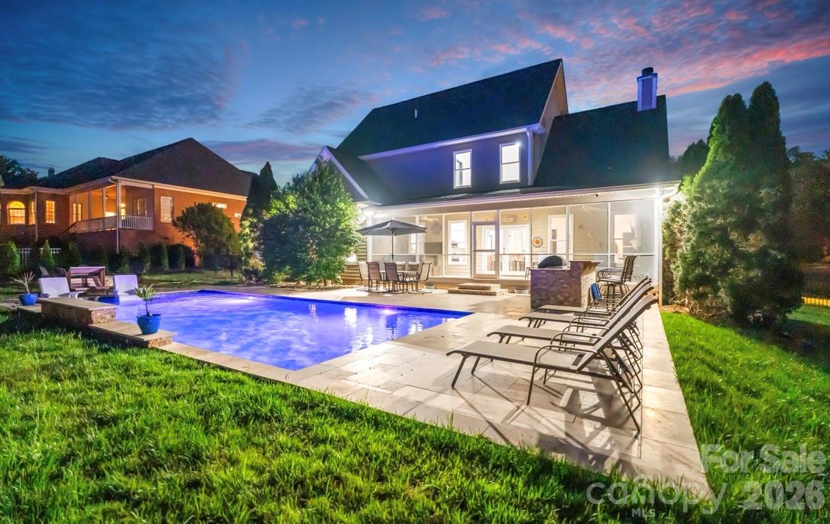 1019 10th Street Lane NW — Hickory