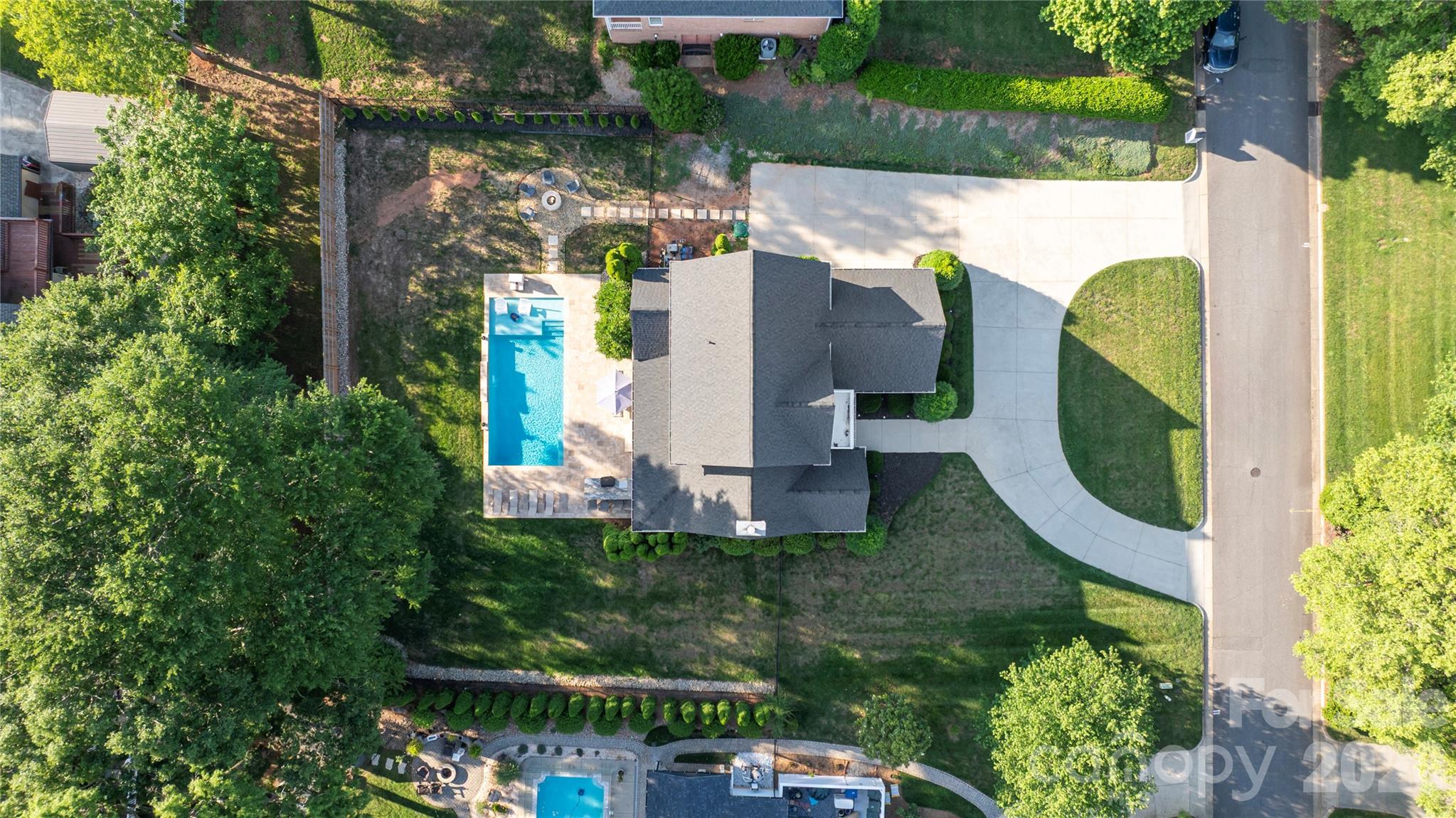 1019 10th Street Lane NW — Hickory