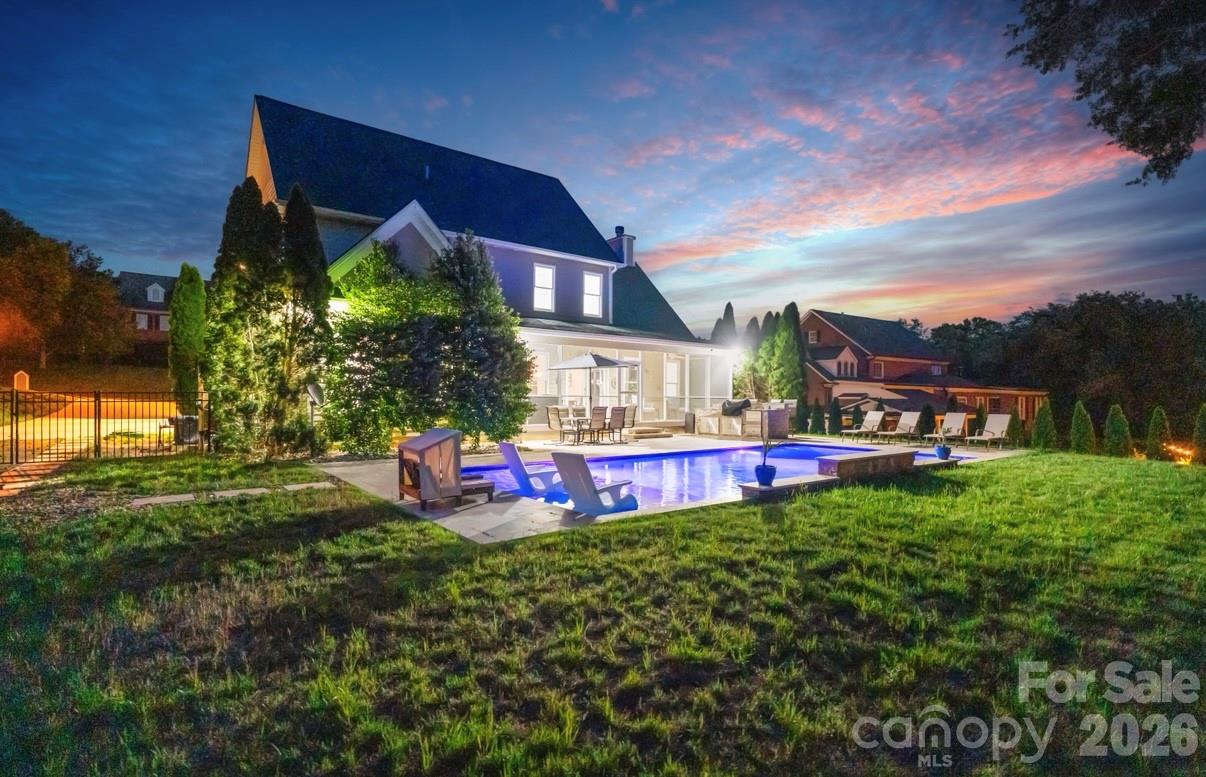 1019 10th Street Lane NW — Hickory