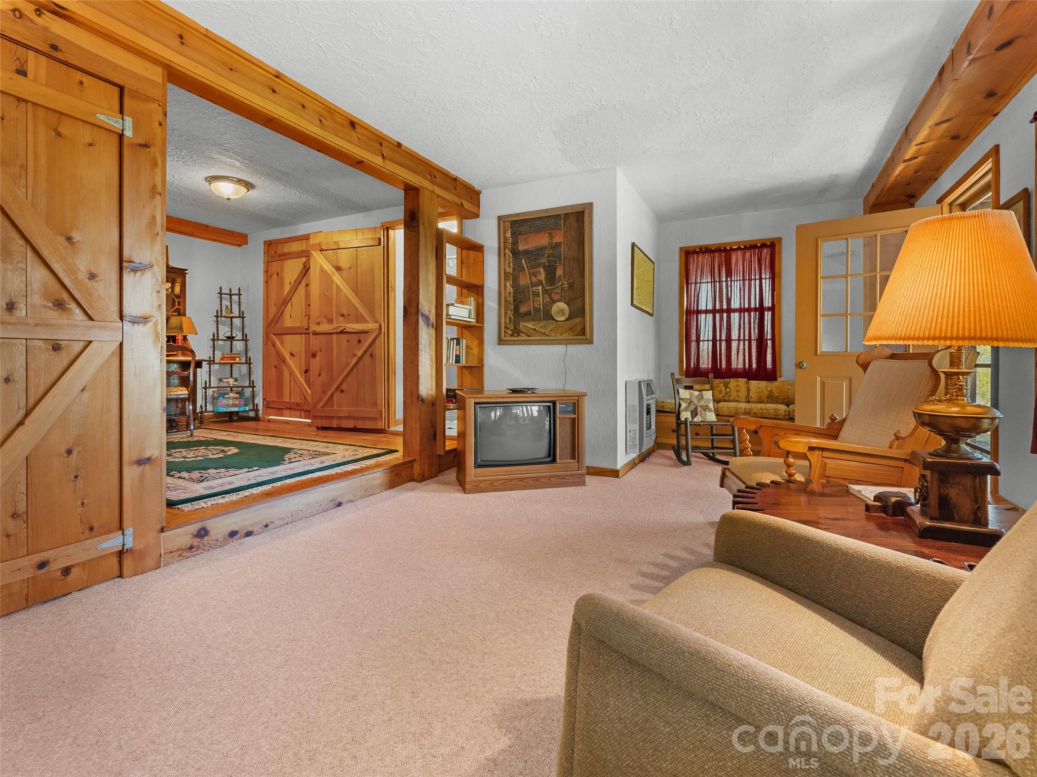 178 Tablerock Drive — Saluda