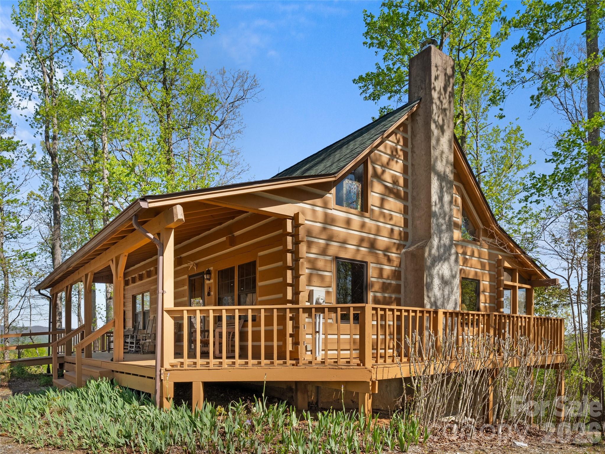 178 Tablerock Drive — Saluda