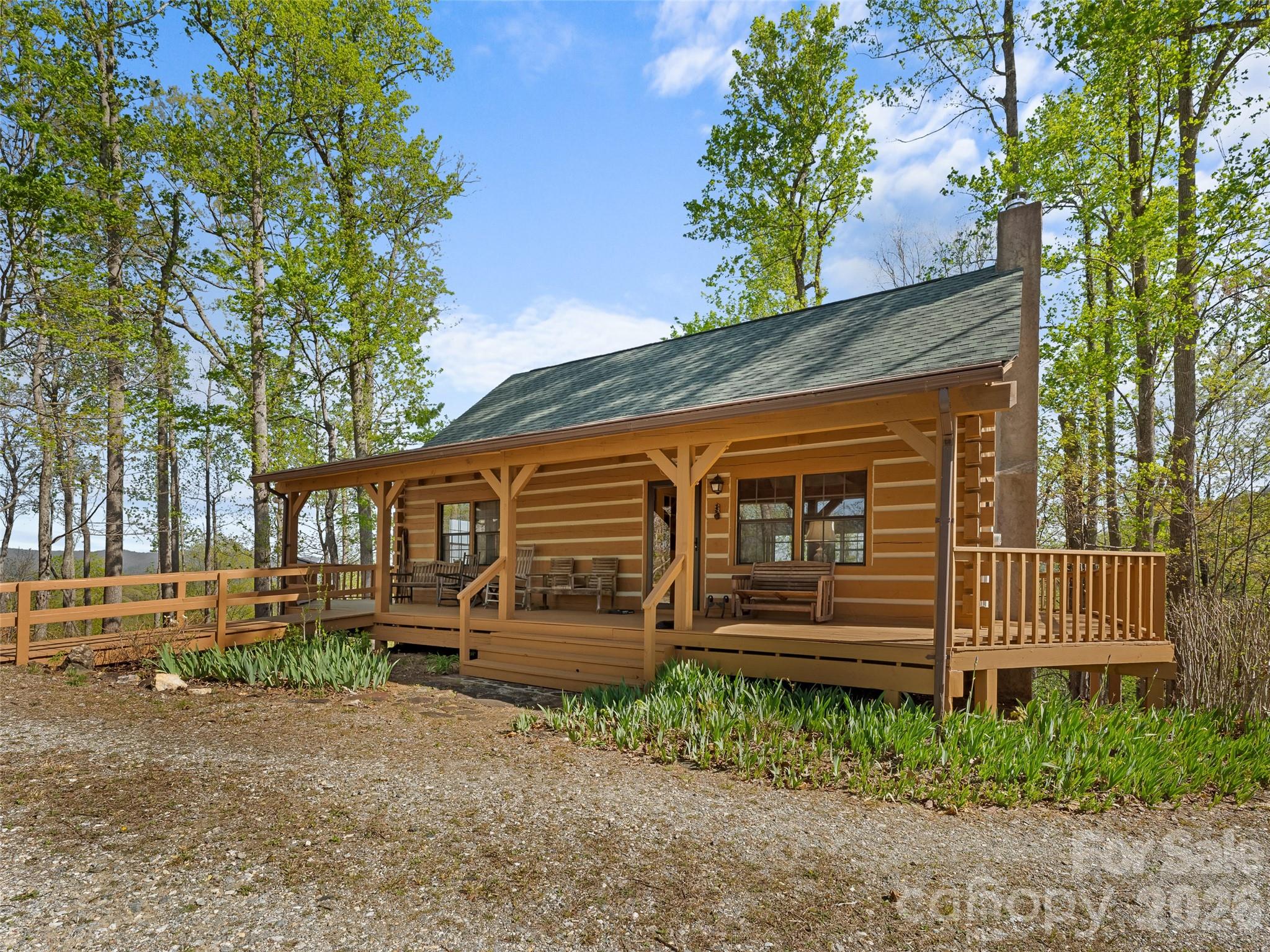 178 Tablerock Drive — Saluda
