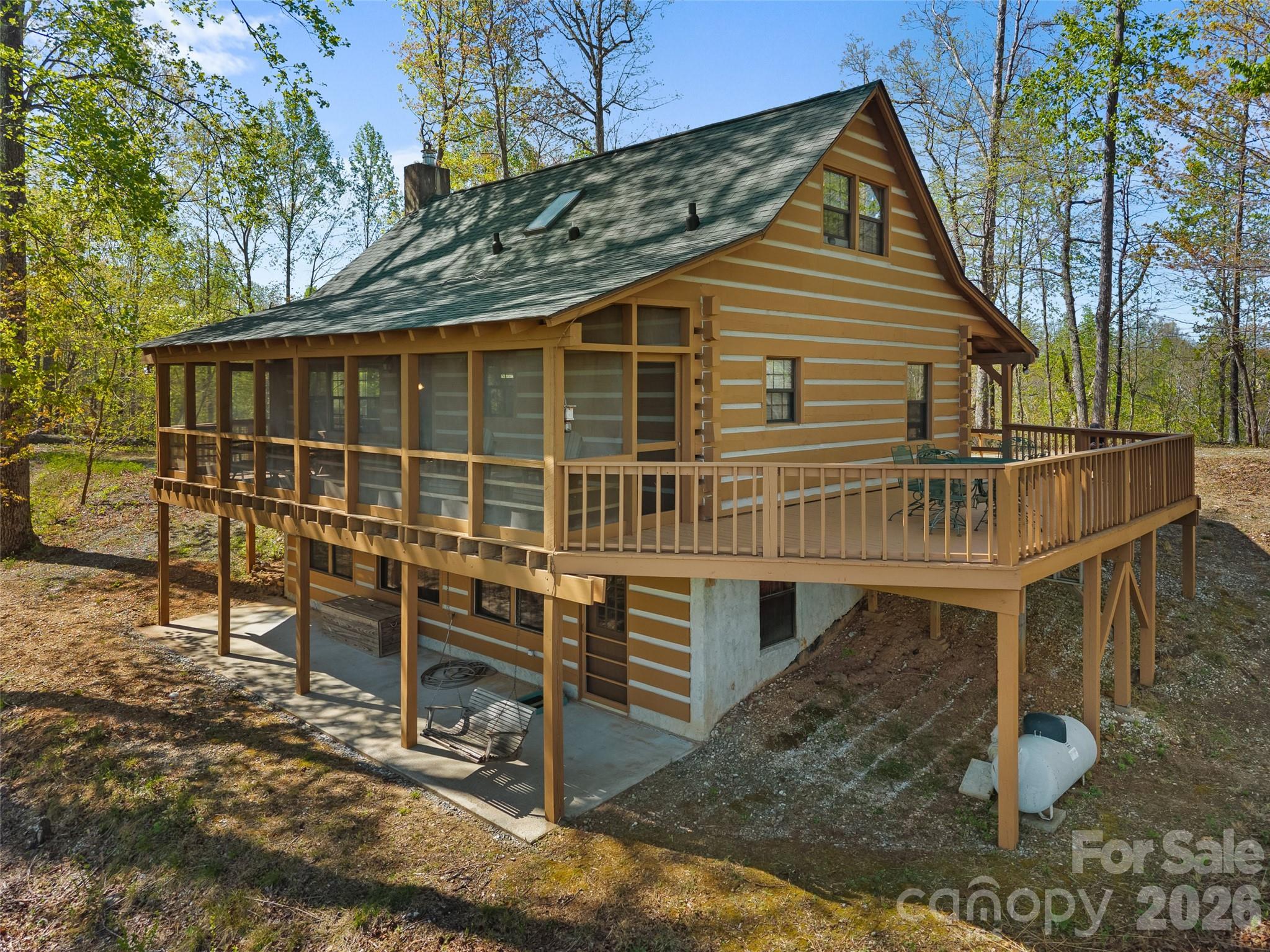 178 Tablerock Drive — Saluda