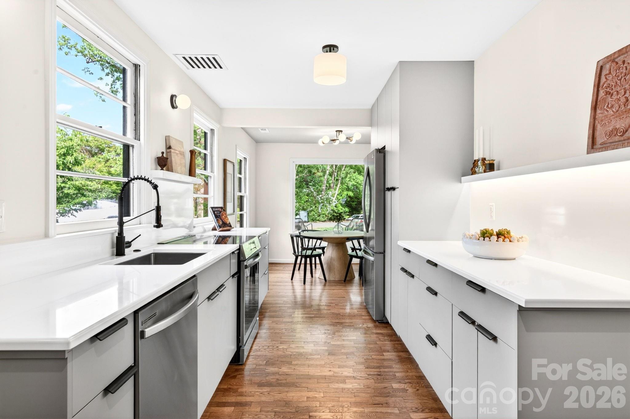 4 Baird Lane — Asheville