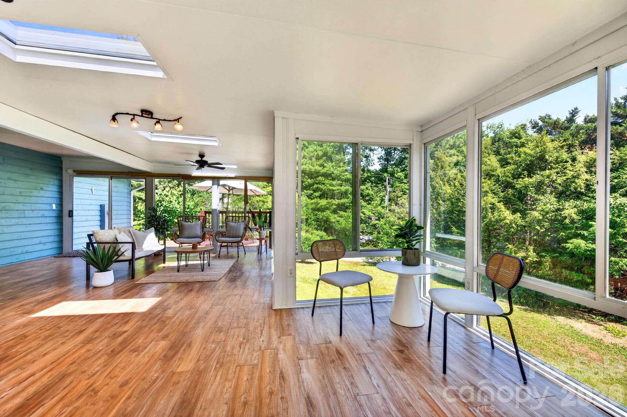 109 Lovers Loop Road — Asheville