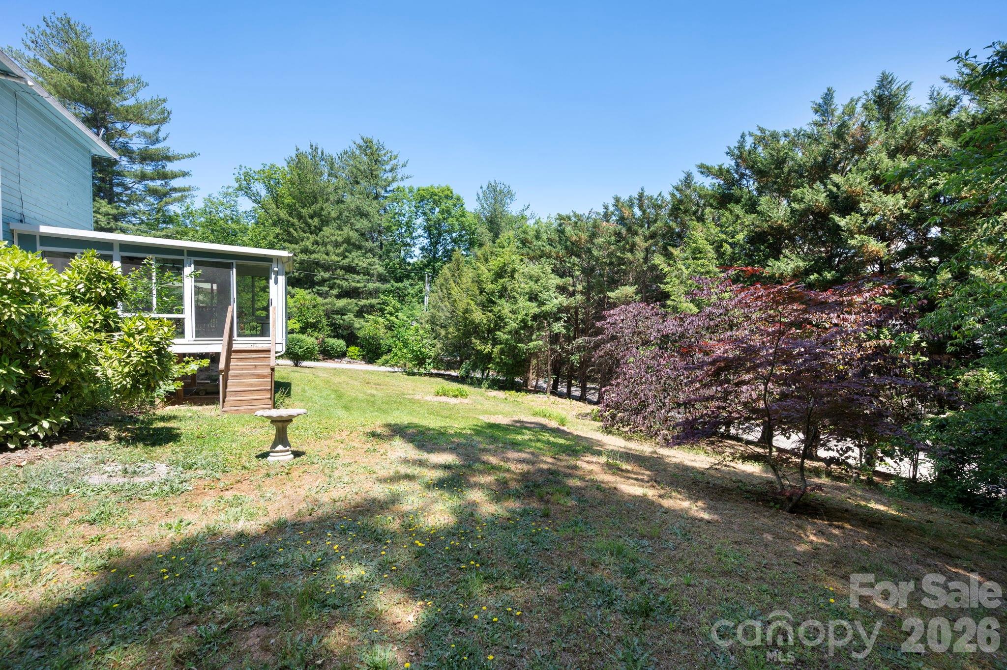 109 Lovers Loop Road — Asheville