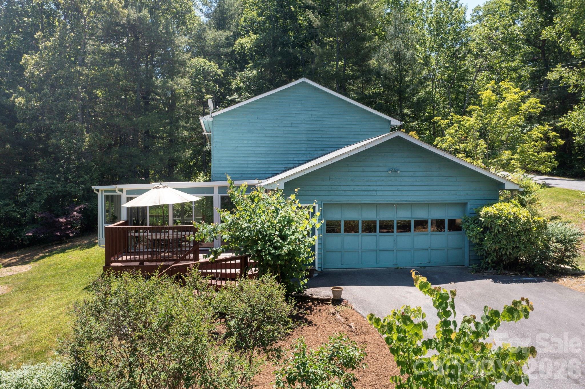 109 Lovers Loop Road — Asheville