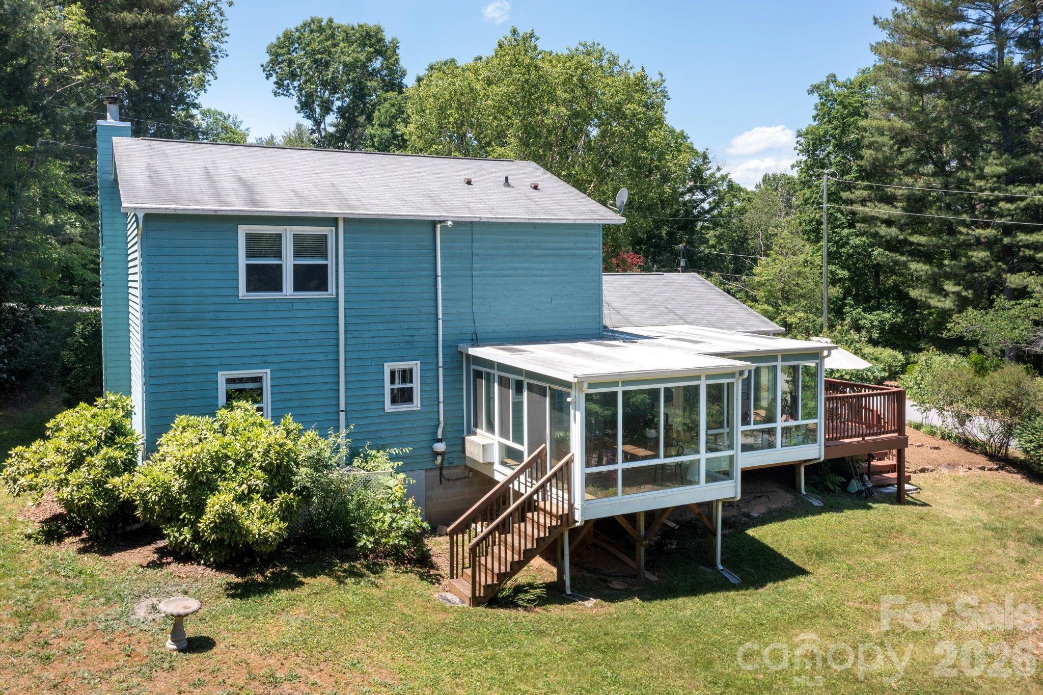 109 Lovers Loop Road — Asheville
