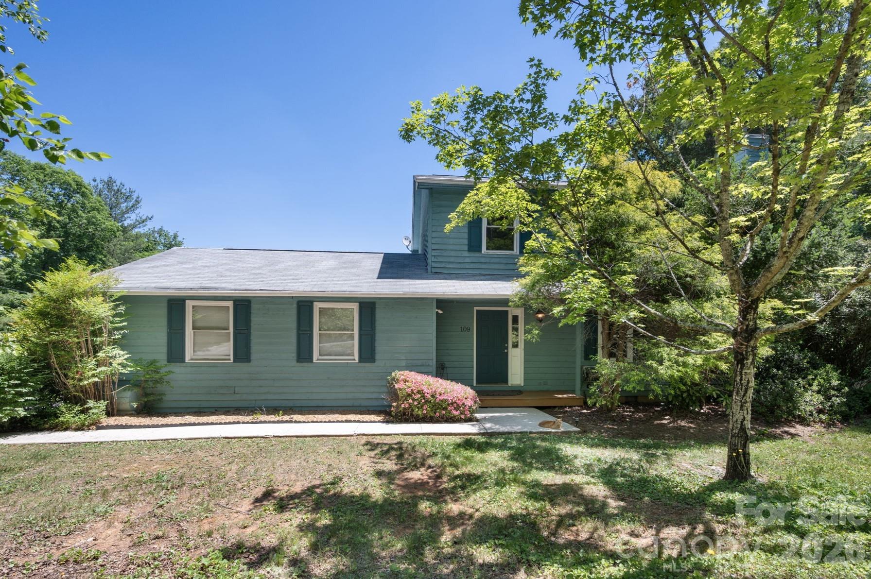 109 Lovers Loop Road — Asheville