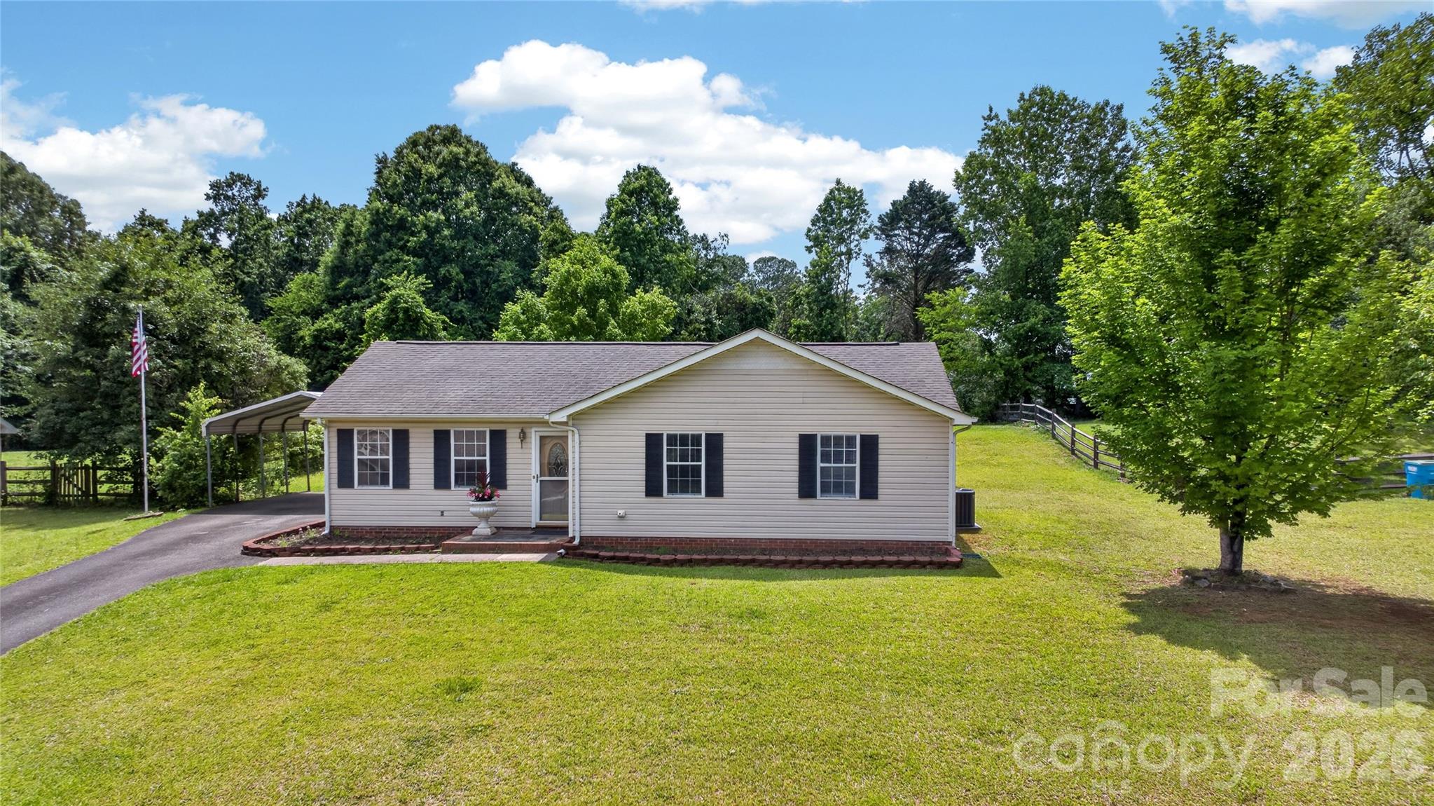 3504 Sassafras Trail — Waxhaw