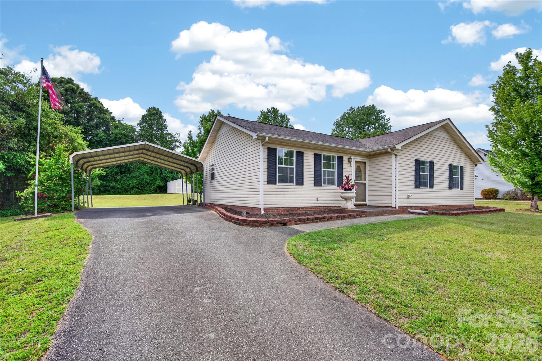3504 Sassafras Trail — Waxhaw