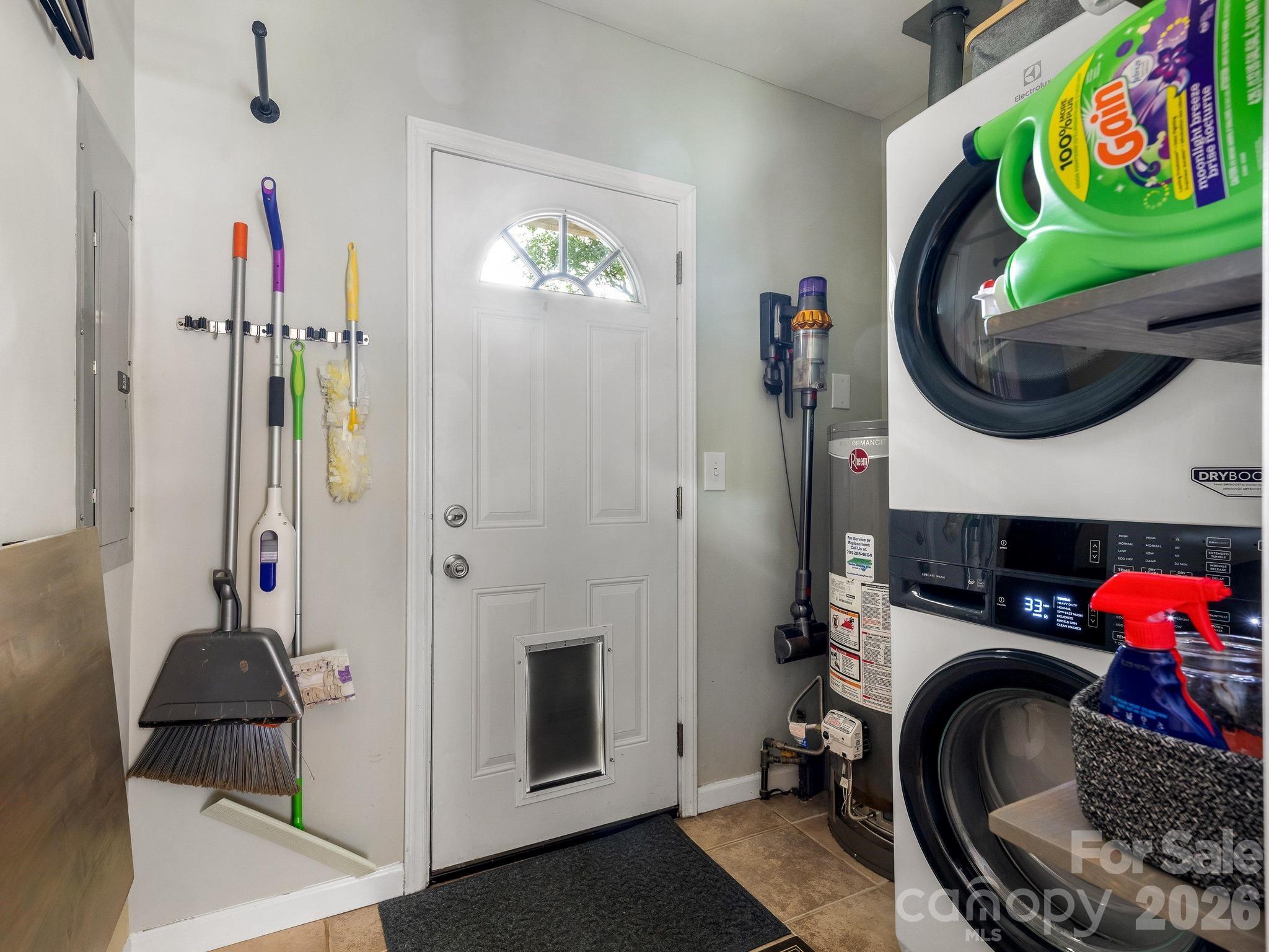 845 Fairbanks Road — Charlotte