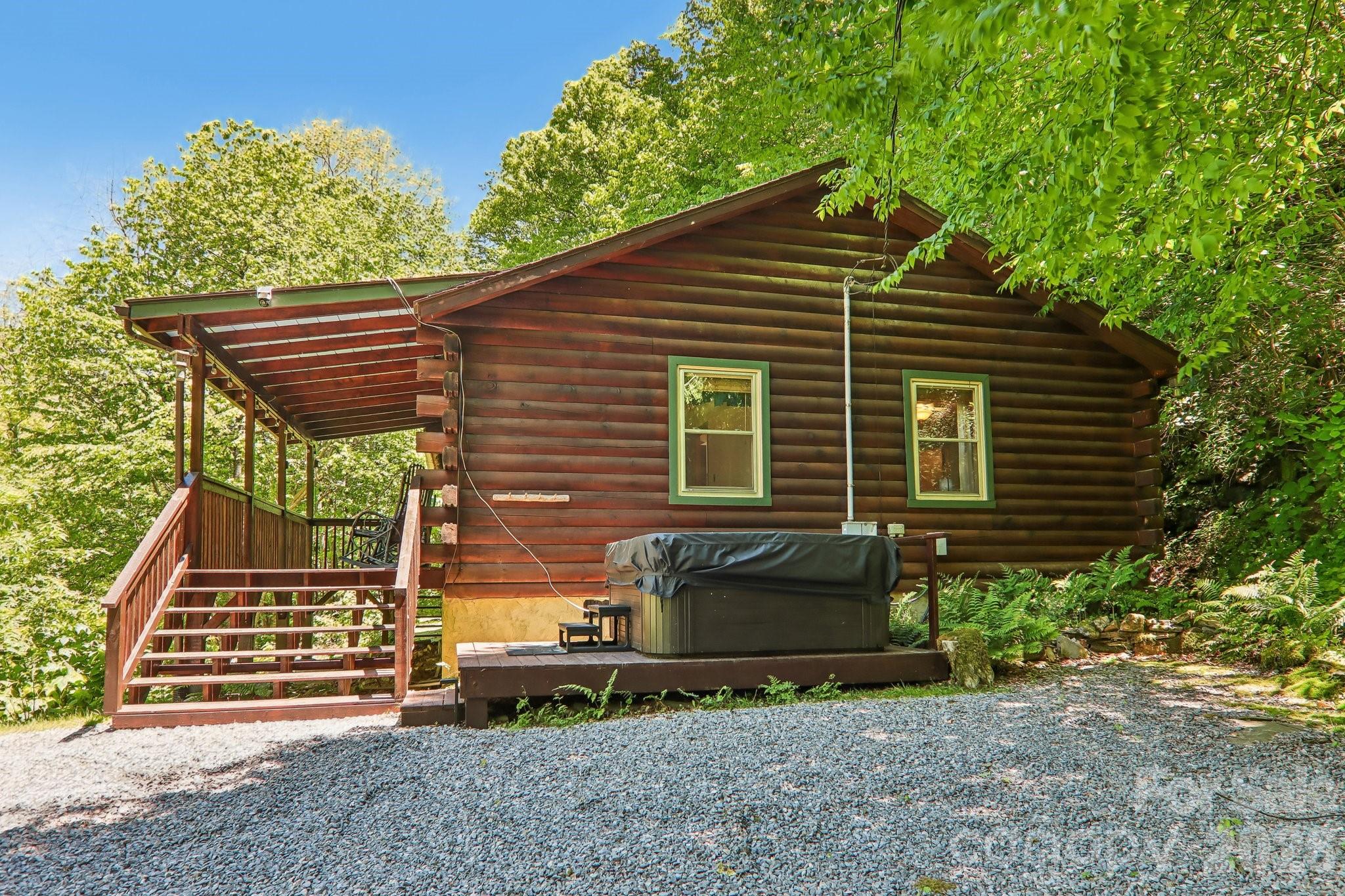 152 Trails End Lane — Maggie Valley