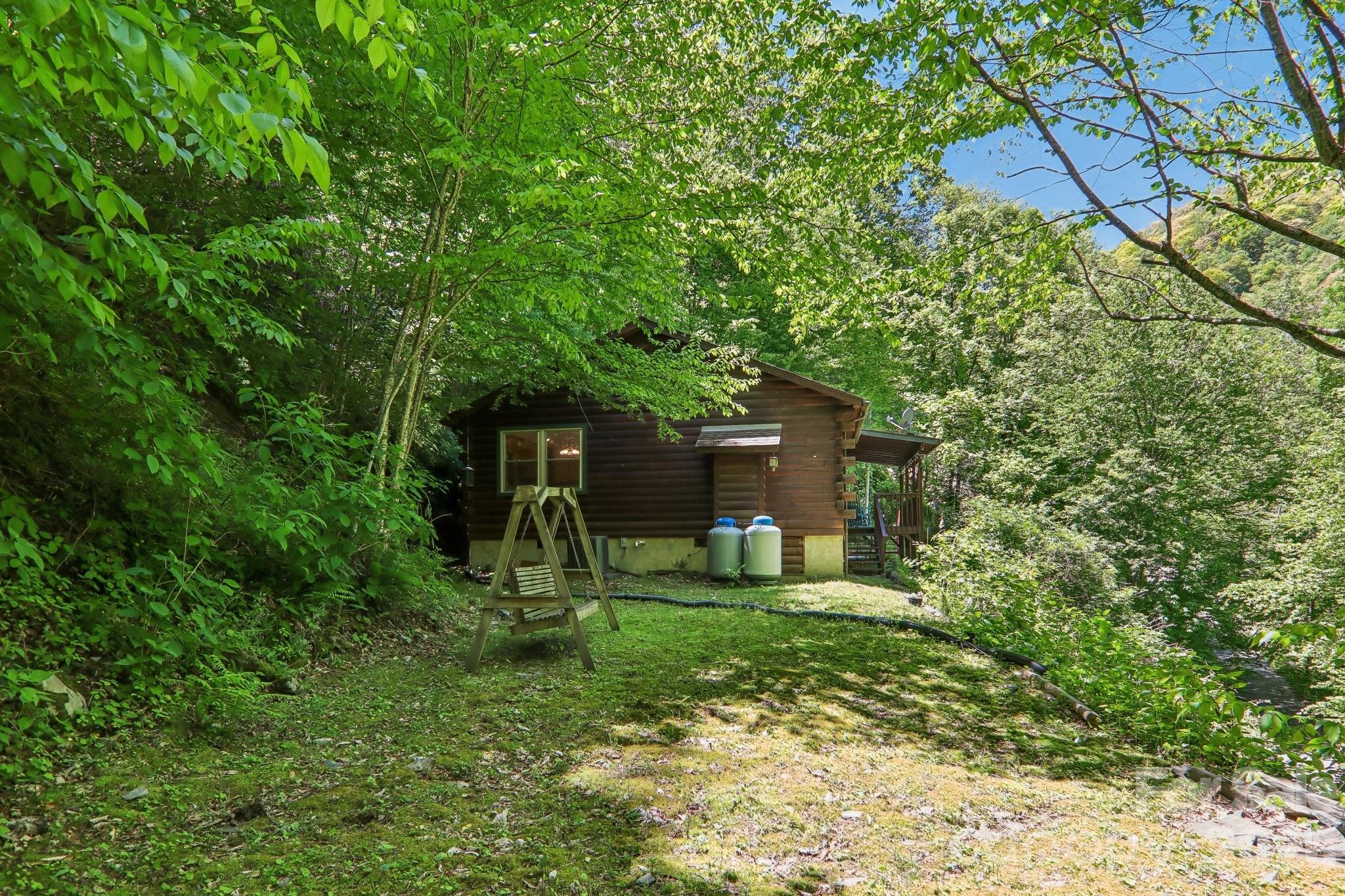 152 Trails End Lane — Maggie Valley