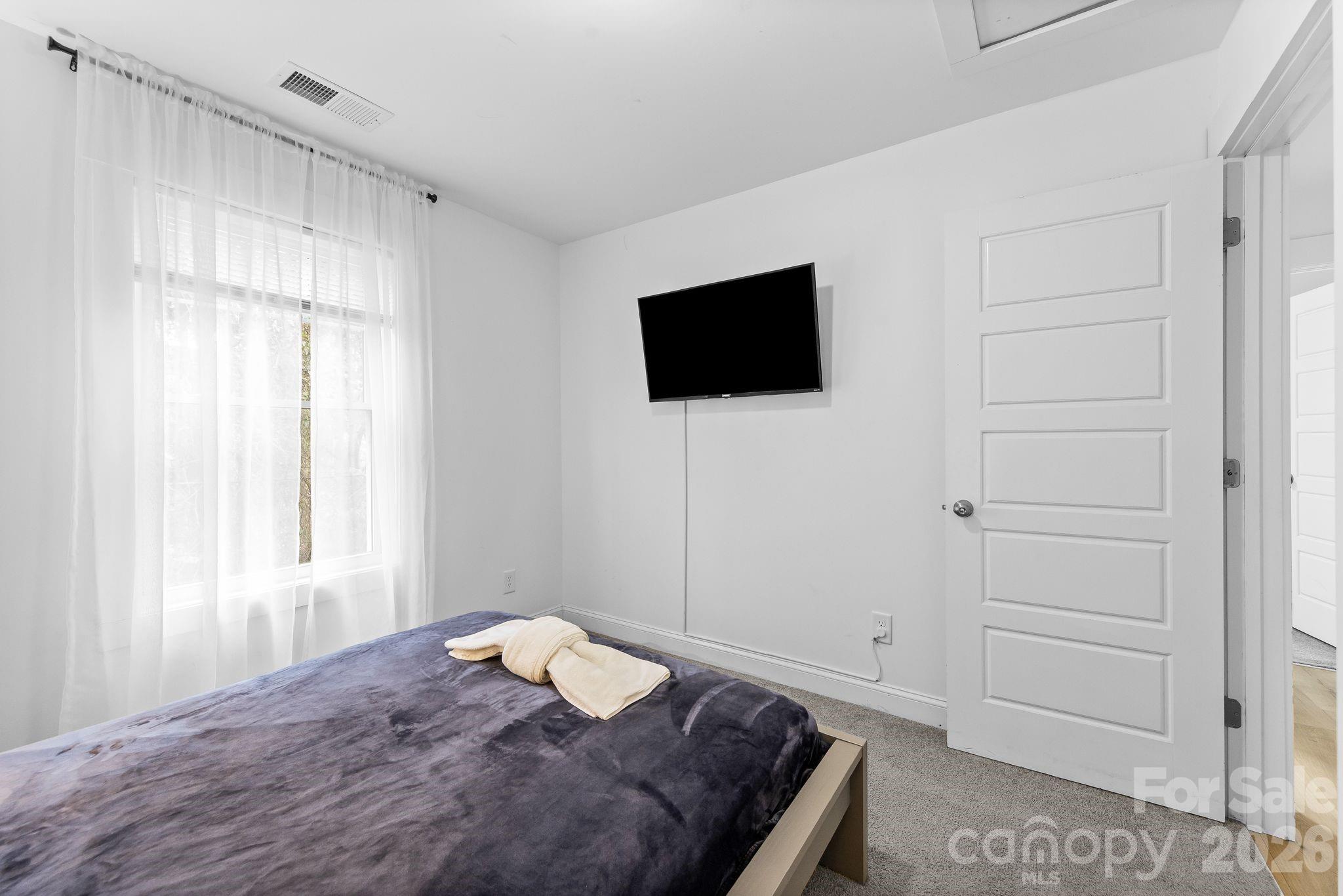 4117 Colebrook Road — Charlotte