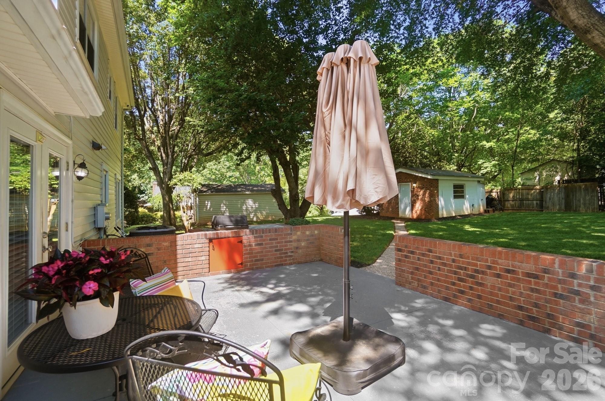 8616 Longbriar Drive — Charlotte