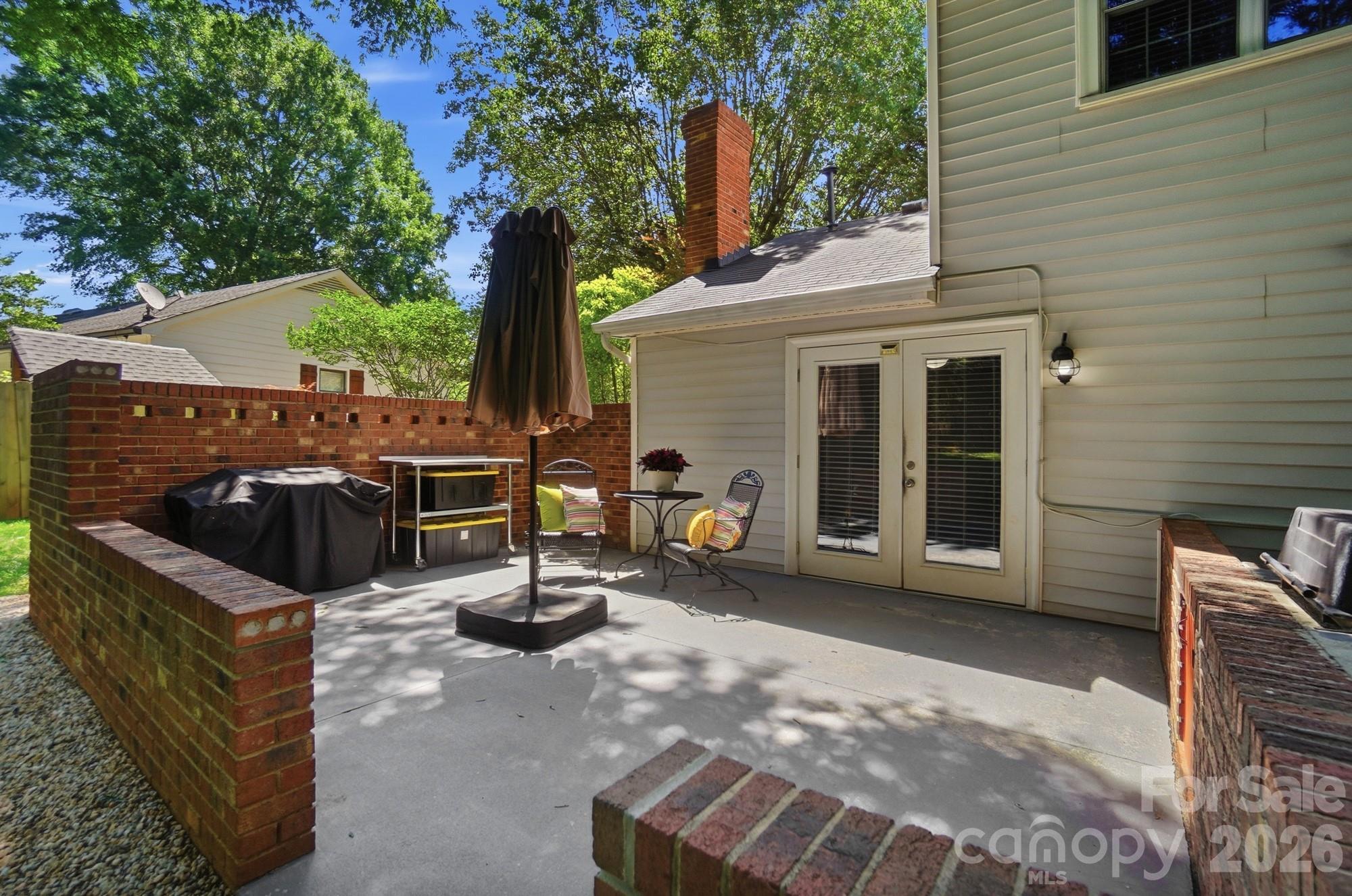 8616 Longbriar Drive — Charlotte