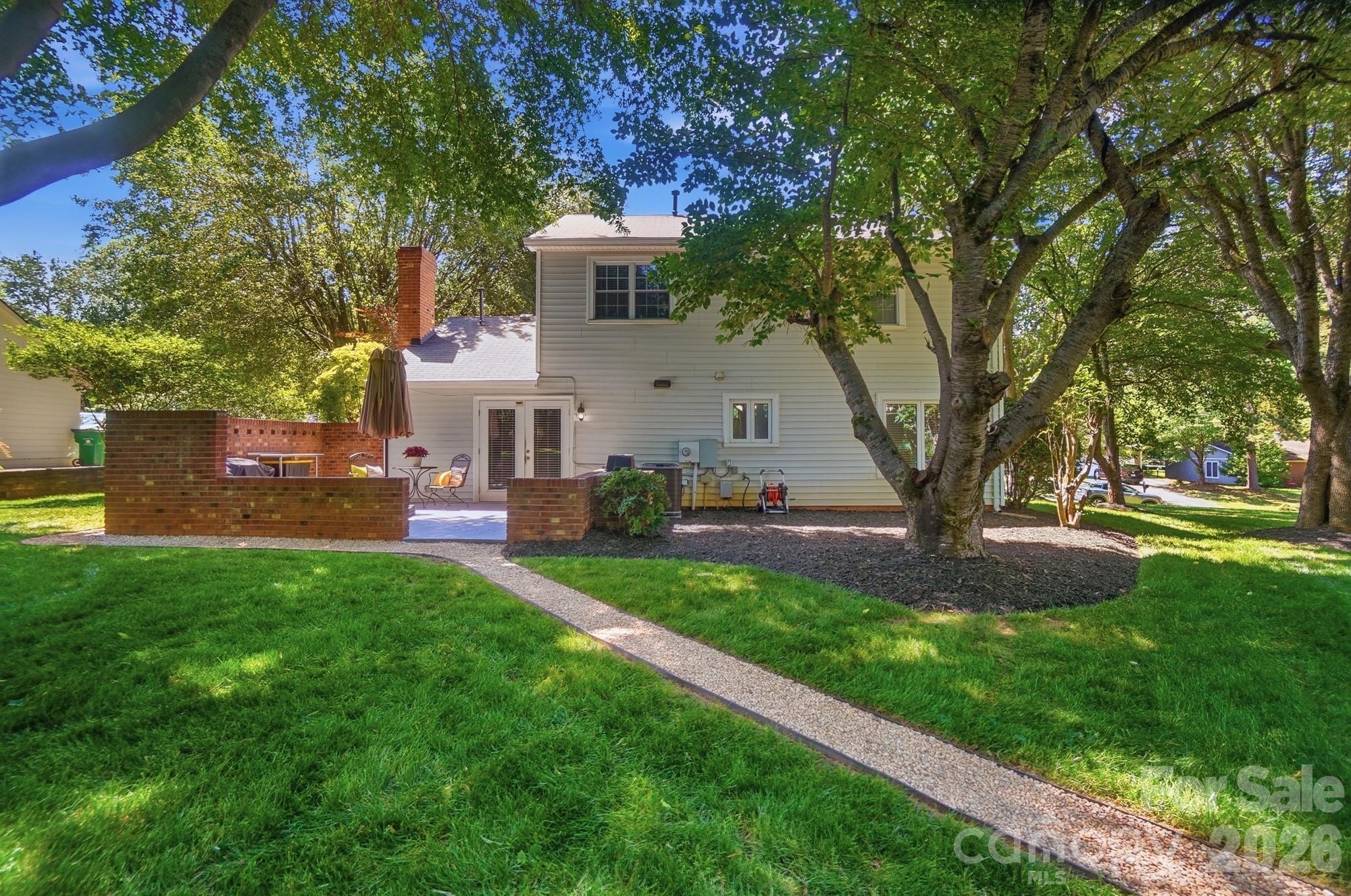 8616 Longbriar Drive — Charlotte