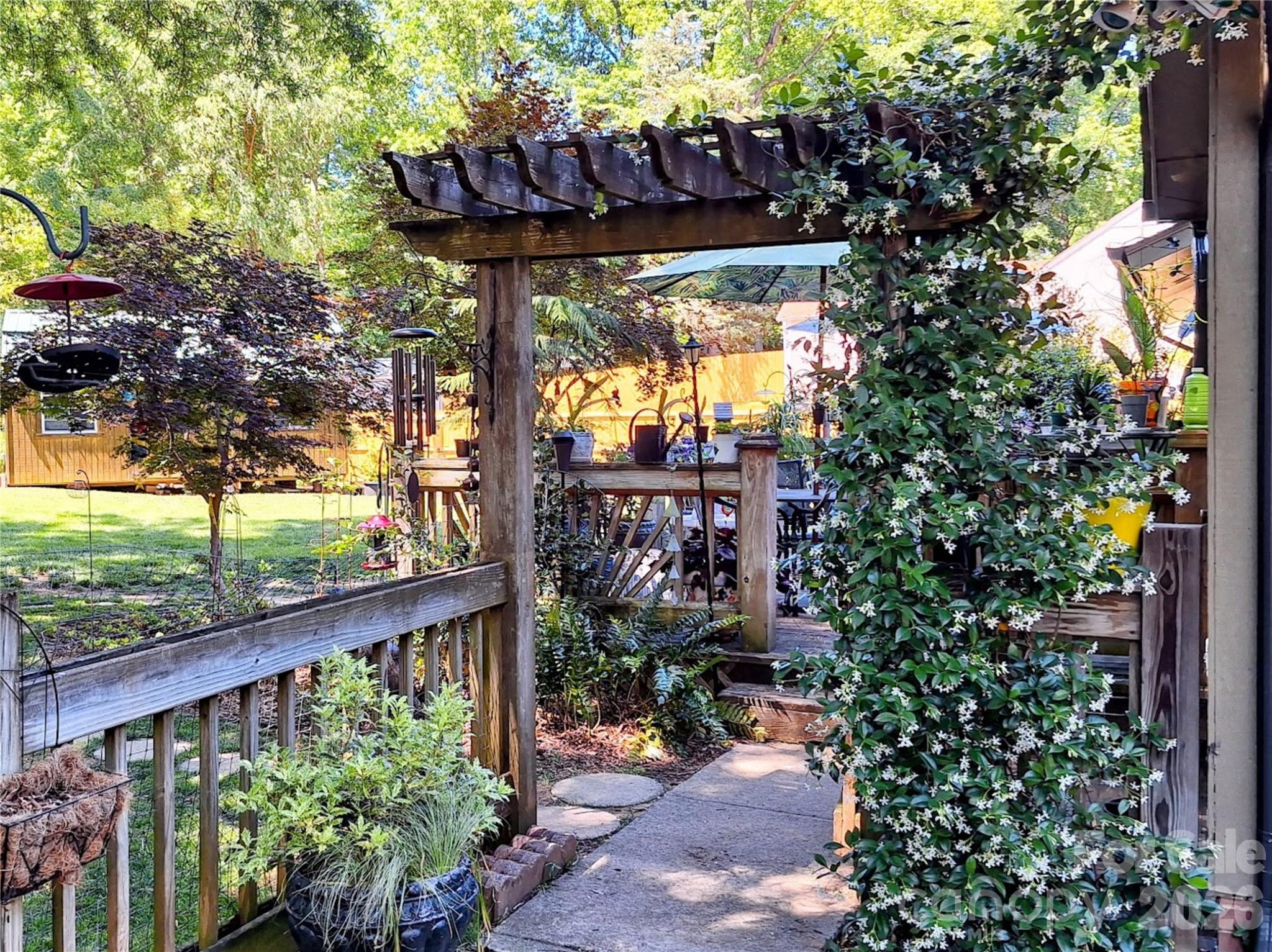 317 Wilcrest Drive — Matthews