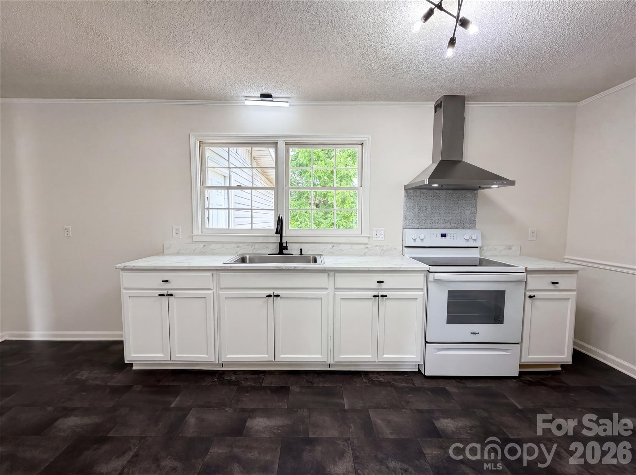 814 Charles Road — Shelby