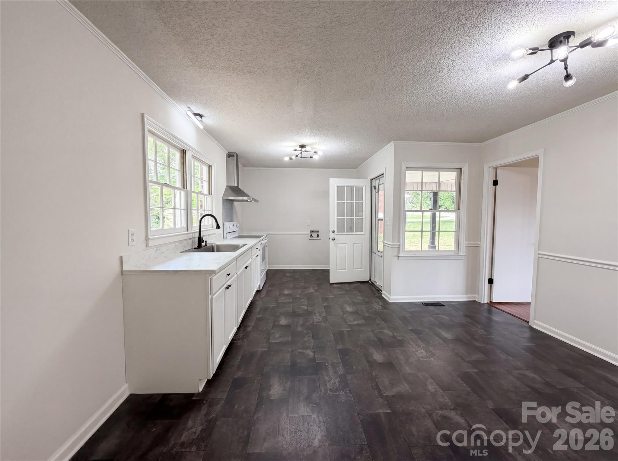 814 Charles Road — Shelby