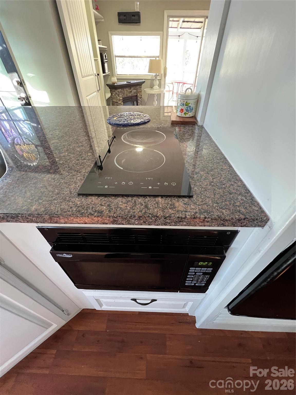 322 Mount View Lane — New London