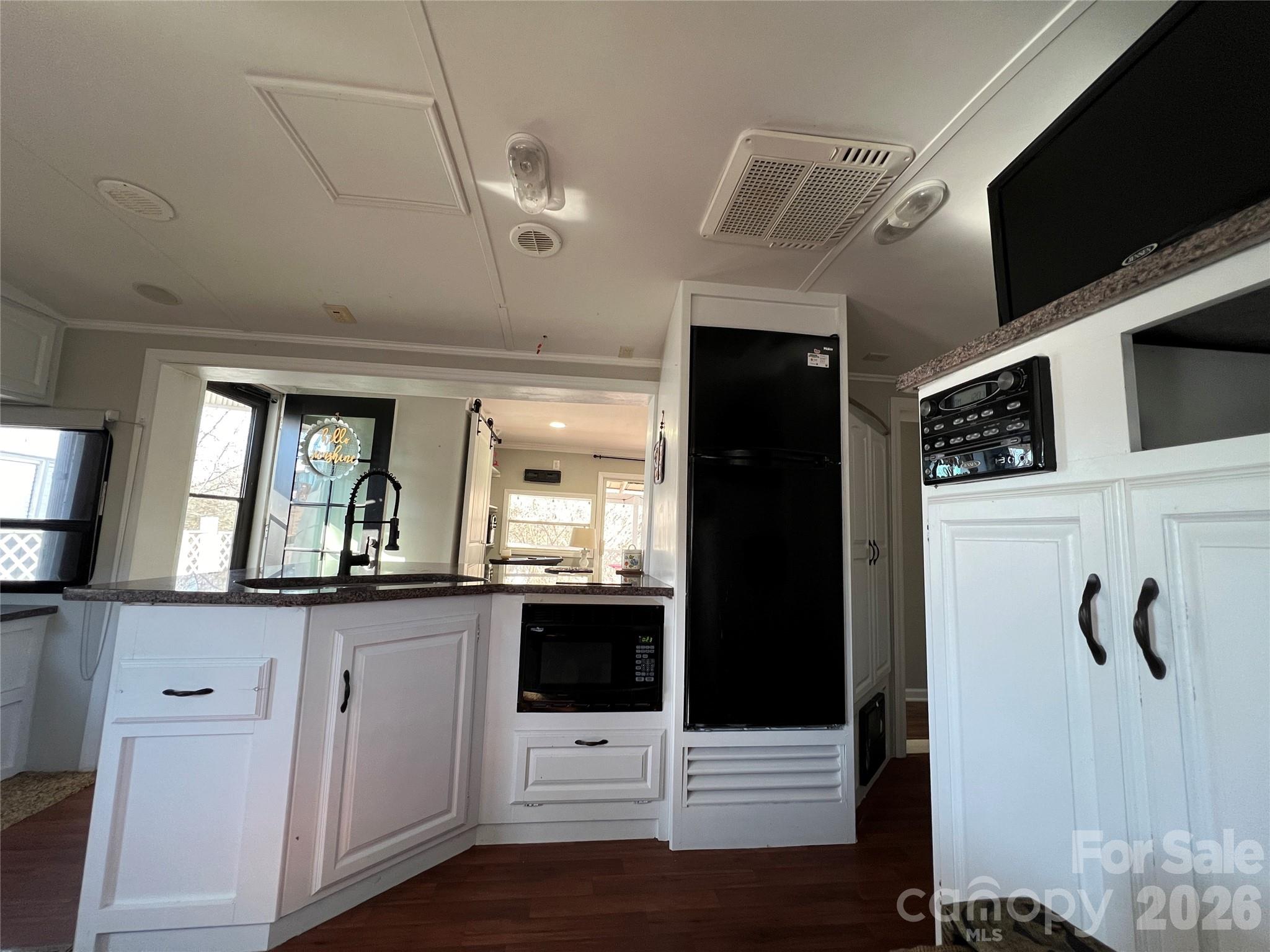 322 Mount View Lane — New London