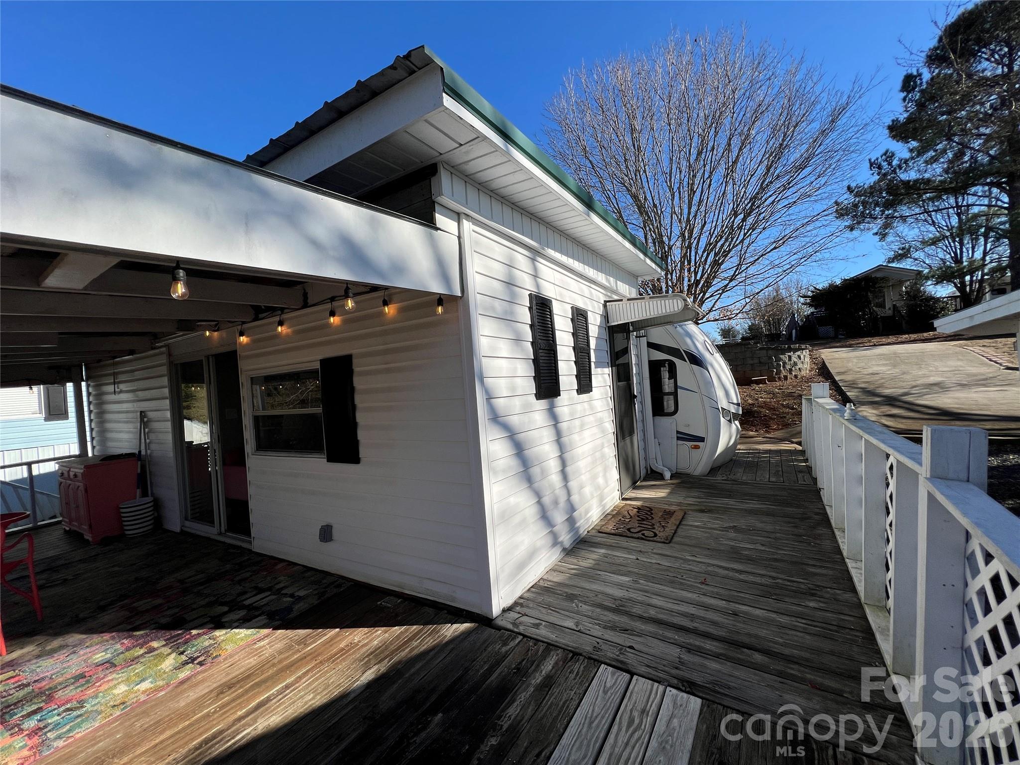 322 Mount View Lane — New London
