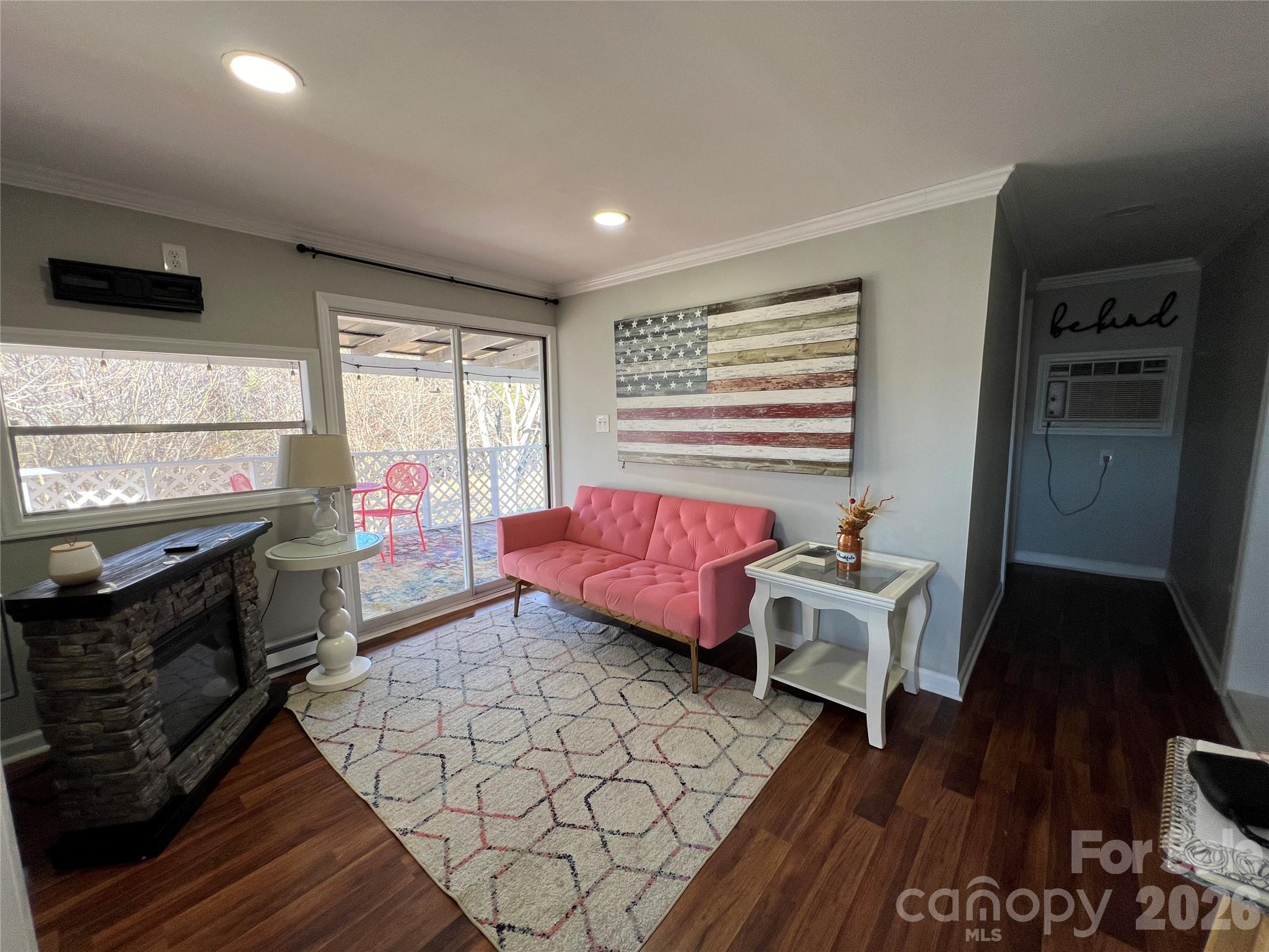322 Mount View Lane — New London