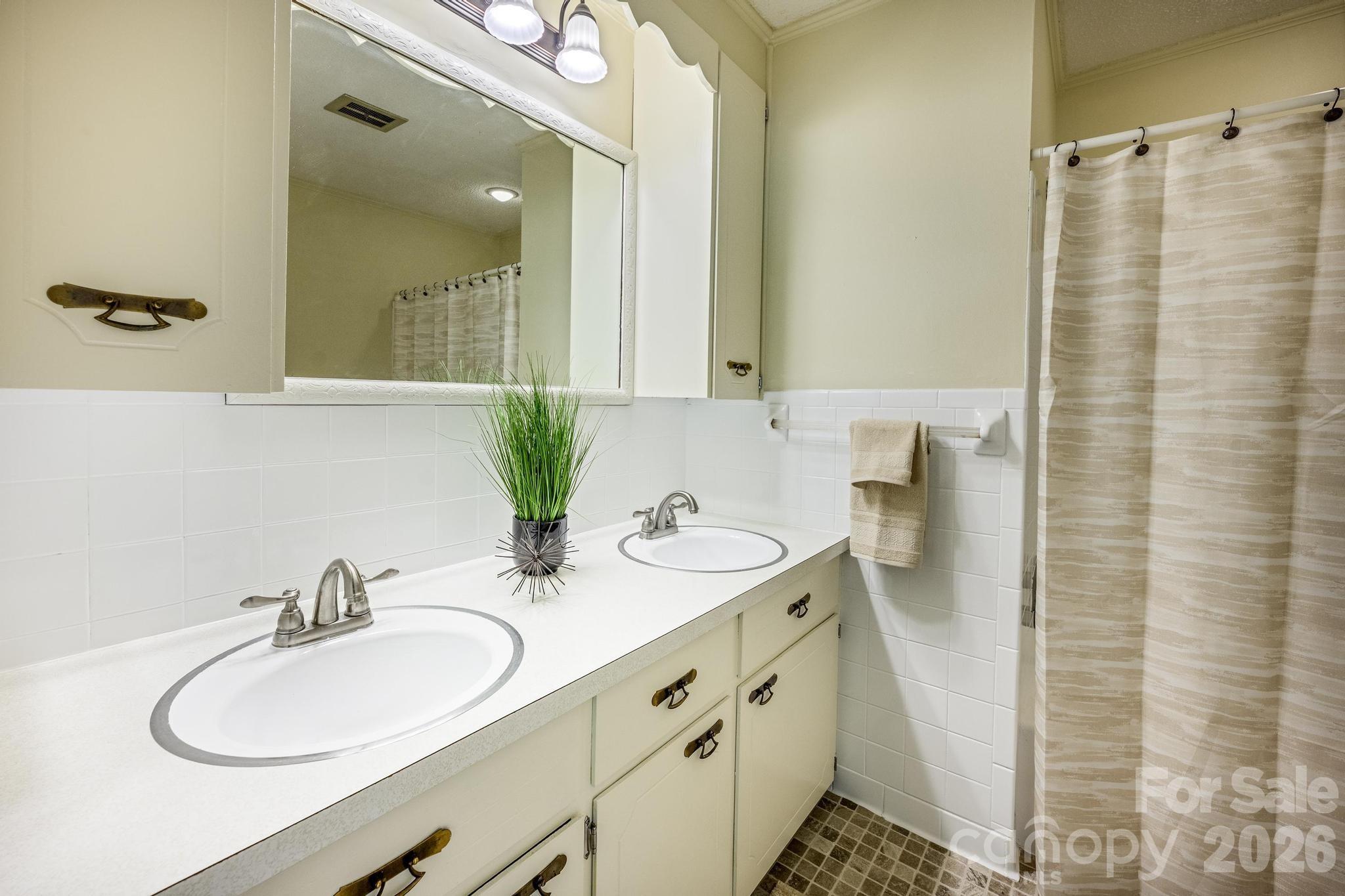 112 Persimmon Circle — Statesville