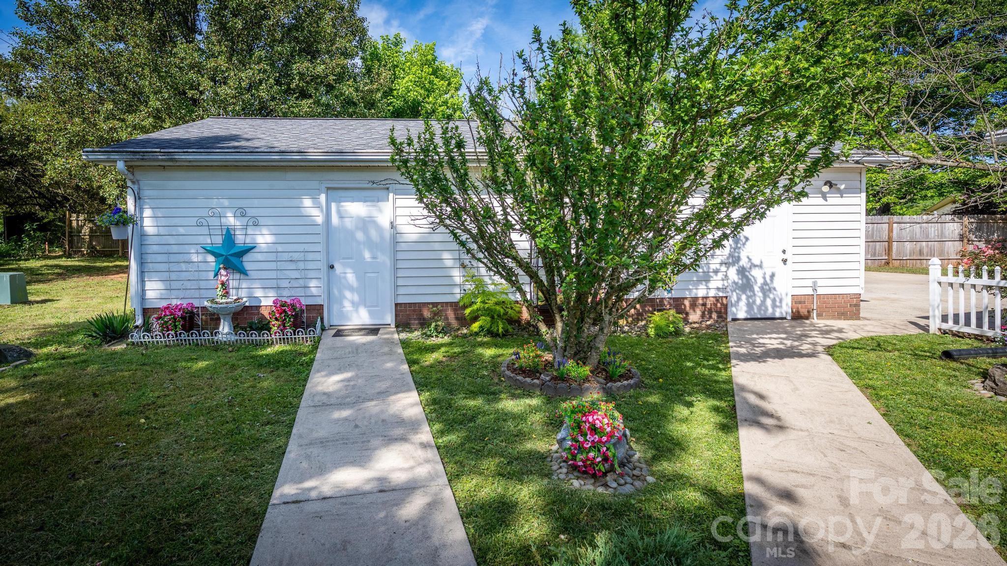 112 Persimmon Circle — Statesville
